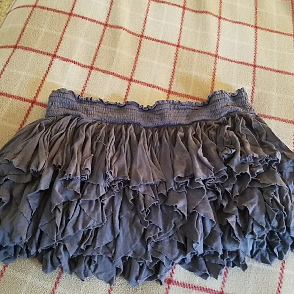 Ruffle ecote skirt